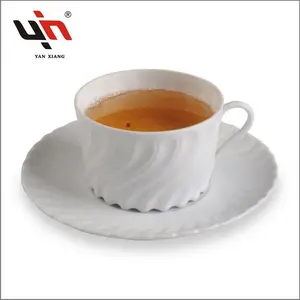 Grosir Pabrik cangkir teh keramik cangkir kopi Modern cangkir teh porselen putih dengan piring untuk rumah Hotel