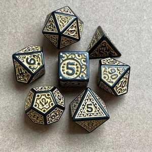 Venta al por Mayor de Productos New Age, Juego de Dados Poliédricos de Acrílico Negro Personalizados con 7 Piezas de 20 Caras y Patrón Amarillo para Juegos de Rol - Product Image 1