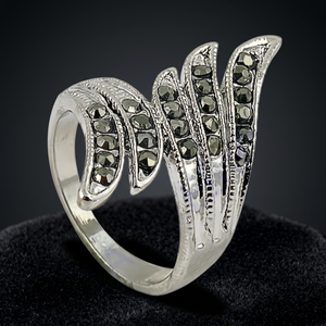 Anillo de Cóctel con Forma de Ala en Plata 925 con Baño de Rodio y Cristales de Circonita, Estilo Vintage, para Mujer, de R Art Palace - Product Image 1