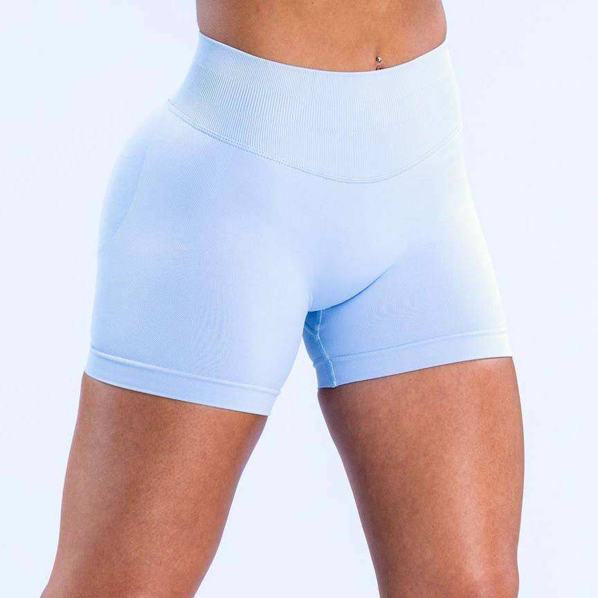 สีฟ้าน้ำแข็ง