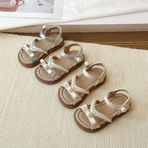 รองเท้าแตะสไตล์เกาหลีสำหรับฤดูร้อน ประดับโบว์มุก พื้นนุ่ม กันลื่น เหมาะสำหรับเด็กผู้หญิง ใส่ได้ทุกวัน - Product Image 1