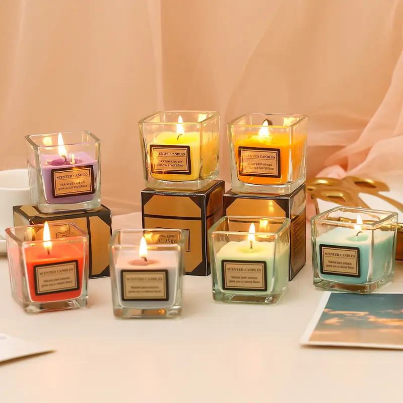 Campioni gratuiti di fabbrica nuove candele dirette in vetro per aromaterapia con cera di soia senza fiamma gioielli regali barattolo candele profumate colorate