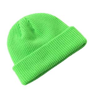 Bonnets en tricot de style coréen personnalisés pour hommes - Chapeaux de mode d'hiver avec logo, bonnets épais et chauds anti-froid - Product Image 4