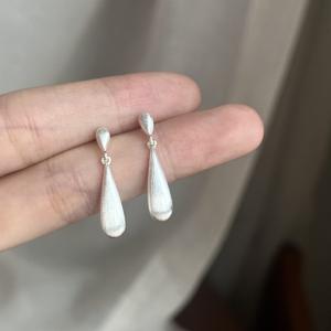 Pendientes Colgantes de Plata de Ley S925, Estilo Retro, con Colgante de Gota de Agua, Versátiles y Compactos para Uso Diario - Product Image 3