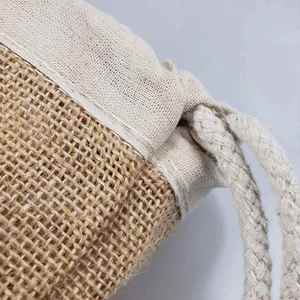 Sacs à dos en jute avec cordon de serrage en coton doux, sacs à cordon en toile de jute pour la plage, les sports et la randonnée - Product Image 3