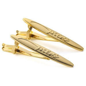 Fermacravatta da uomo con logo in argento dorato personalizzato - Product Image 2