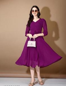 Tissu Georgette Western Leriya à motif auto-conçu, coloré, en lawn, manches trois-quarts disponibles en rose, rouge, blanc, noir, vert - Product Image 4