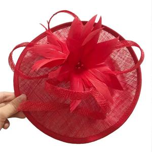 Fascinator de mariée haut de gamme en sinamay et dentelle, orné de plumes, voile et broche florale, pour Tea Party, Kentucky Derby, Église - Product Image 3
