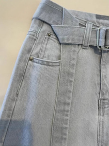 Jean large gris clair pour femme - Pantalon en denim taille haute coupe ample avec ceinture tendance - Product Image 5