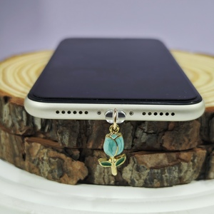 Mặt dây cắm hình nơ bụi điện thoại thông dụng che bụi Micro USB và bảo vệ cổng sạc Type-C - Product Image 2