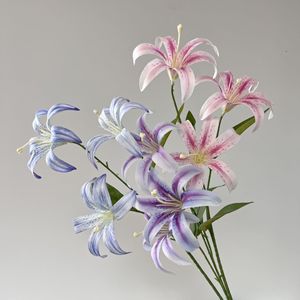 ช่อดอกลิลลี่ประดิษฐ์ 3 มิติ ดอกไม้ผ้าไหมเสมือนจริง สำหรับตกแต่งงานแต่งงาน และเป็นพร็อพถ่ายภาพ - Product Image 1