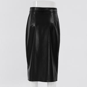 <span class=keywords><strong>Jupe</strong></span> mi-longue femme taille haute <span class=keywords><strong>en</strong></span> simili <span class=keywords><strong>cuir</strong></span> noir élégante silhouette trapèze fente latérale pour bureau fête tenue décontractée pour l'automne - Product Image 4