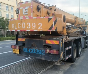 ปี 2020 รถเครนมือสอง Liugong TC500 50 ตัน รถเครนติดตั้งบนรถบรรทุกมือสอง ZTC550V ZTC750V ZTC800v7 รถเครนเคลื่อนที่ 80 ตัน - Product Image 2