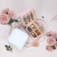 Boîte de rangement en cuir PU pour boucles d'oreilles de mode moderne pour filles, emballage artisanal simple, mini étui de voyage pour bijoux 10x10x5cm Modèle