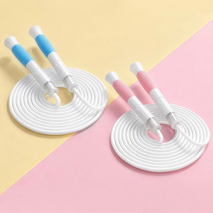 <span class=keywords><strong>Cuerda</strong></span> <span class=keywords><strong>de</strong></span> Saltar Profesional <span class=keywords><strong>de</strong></span> Alta Velocidad <span class=keywords><strong>con</strong></span> Agarre <span class=keywords><strong>de</strong></span> Posicionamiento Activado por Pulgar - <span class=keywords><strong>Cuerda</strong></span> <span class=keywords><strong>de</strong></span> PVC <span class=keywords><strong>de</strong></span> una Pieza <span class=keywords><strong>de</strong></span> 4.5mm y Rodamiento <span class=keywords><strong>de</strong></span> Acero para Entrenamiento HIIT - Product Image 6