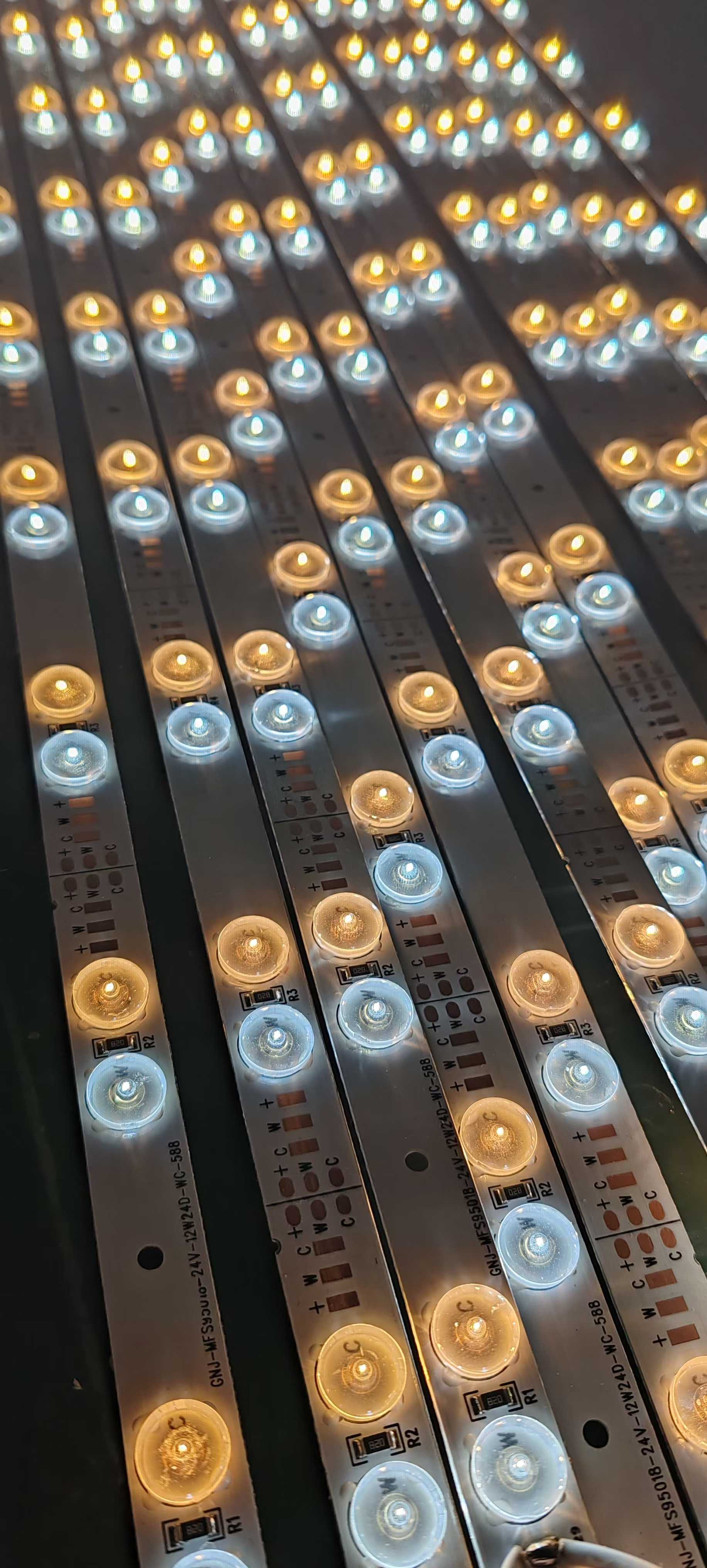 Luz del color del techo del estiramiento