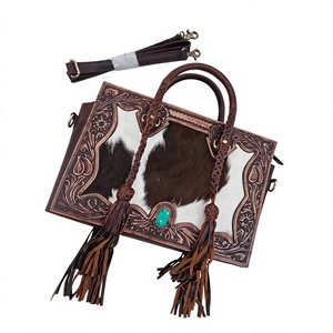 Sac bandoulière unisexe de luxe en cuir de vachette occidental, motif floral solitaire gravé à la main, étanche et antivol, en stock - Product Image 1