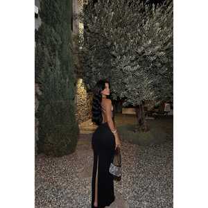 Vestido de Noche Negro con Detalle de Rosas, Formal, con Cuentas, Tallas XS-KXL, Sin Tirantes, Silueta Recta, Hasta la Rodilla, con Cuentas de Rosa - Product Image 1