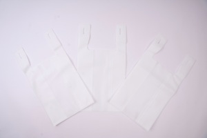 Vente en gros T-Shirt W Cut Non-Woven Shopping Bag Supermarket Advertising & Food Offre Spéciale from Overseas Factory Hot Selling - Product Image 2