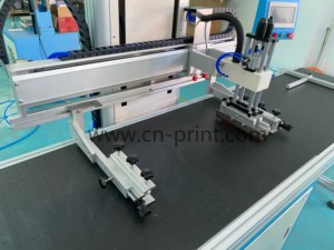 Máy in lụa tự động khí nén tốc độ cao, kiểu bàn phẳng nhỏ gọn dành cho túi giấy, có băng tải và bàn làm việc - Product Image 2