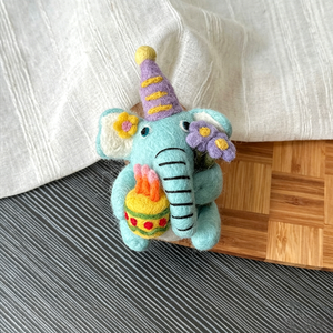 Porte-clés éléphant mignon <span class=keywords><strong>en</strong></span> feutre de <span class=keywords><strong>laine</strong></span> fait main du Népal, style bohème cottagecore, pendentif animal <span class=keywords><strong>en</strong></span> feutre aiguilleté, breloque de sac, cadeau pour filles - Product Image 6