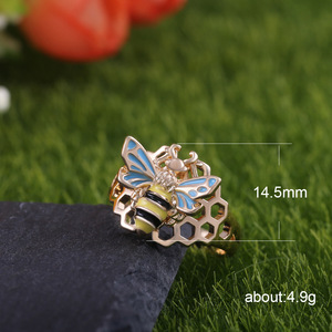 Anello Creativo a Nido d'Ape con Design Geometrico a Insetto, Regolabile, in Lega, Stile Gioiello, Idea Regalo - Product Image 4