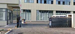 Système polyvalent de barrière de porte d'oscillation réglable de vitesse automatique de stationnement de voiture de HNT barrière manuelle de boom de bras se pliant à grande vitesse - Product Image 6