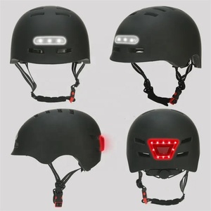Casco de <span class=keywords><strong>bicicleta</strong></span> inteligente LED para niños y adultos tipo C recargable OEM personalizado CE certificado PC + EPS materiales para montar en monopatín - Product Image 3