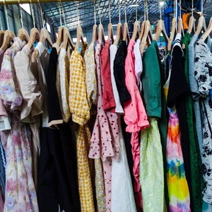 เสื้อผ้าขายส่งจากไทย BEA 83A Ktees เสื้อยืดคลาส A เสื้อผ้ามือสองสำหรับผู้หญิง บรรจุในตู้คอนเทนเนอร์แบบคละแบบ - Product Image 4
