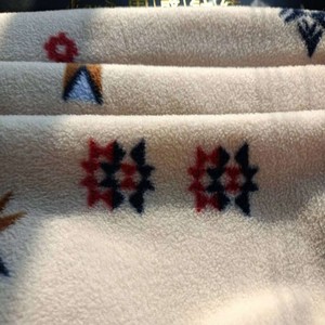 Nuovo modello <span class=keywords><strong>design</strong></span> personalizzato stampato a maglia plaid spazzolato su un lato anti pilling tessuto in pile polare per indumento - Product Image 1