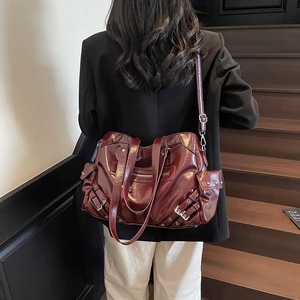 <span class=keywords><strong>Sac</strong></span> à bandoulière en PU grande capacité haut de gamme vintage pour femme, nouvelle mode 2026, fermeture à cadenas portable, idéal pour les voyages et l'usage quotidien – Meilleures ventes - Product Image 3