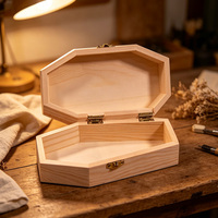 Boîte à bijoux hexagonale personnalisée en bois de pin gravé, style art populaire, pour la décoration intérieure, le rangement, ou comme cercueil funéraire en bois ou boîte souvenir DIY