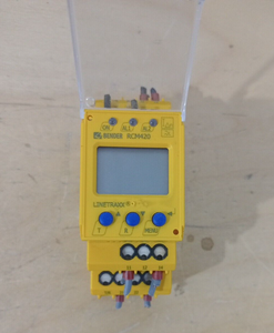 Monitor de Corriente Residual BENDER RCM420-D-2 USADO - Product Image 5