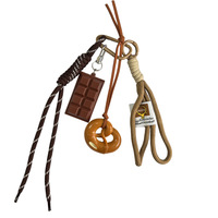 Porte-clés créatif vintage en acrylique en forme de bretzel, style Miu, avec breloque chocolat et cordon tressé, accessoire pendentif, vente en gros