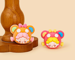 Figurine en peluche décorative de bureau DIY Megan Cute, Série Tête d'Ours Wendy XinHui, pour la salle de diffusion en direct Douyin, assortie aux sacs surprises - Product Image 3