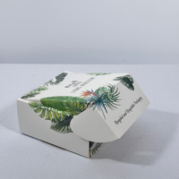 Boîtes d'expédition en carton ondulé recyclables avec logo coloré pour emballages cadeaux, chaussures, vêtements, envois postaux