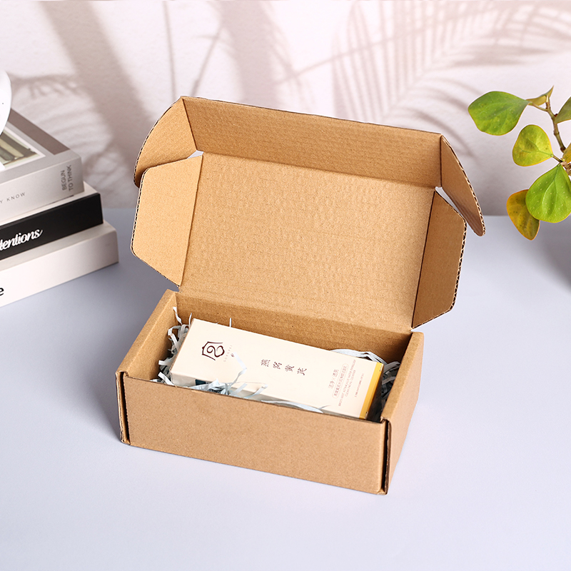 Bulk Packaging Kraft Paper Corrugated Cartons Express Packaging Cartons Are Used for the Packaging of Handmade Products