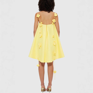 Nuovi Arrivi Estate 2026: <span class=keywords><strong>Abito</strong></span> <span class=keywords><strong>Giallo</strong></span> in Raso da Donna, Alta Qualità, Personalizzato, con Spalline Sottili e Schiena Scoperta, <span class=keywords><strong>Mini</strong></span> <span class=keywords><strong>Abito</strong></span> - Product Image 4