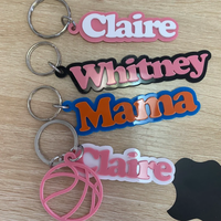 Porte-clés personnalisable en acier inoxydable avec nom 3D, initiales en acrylique, pendentif vertical, cadeau de mariage, souvenir de fête YSK001