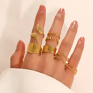 18 Karat vergoldeter Edelstahl Vintage Chunky Fingerring für Frauen Verstellbares Hohl porträt Gold Ring Band