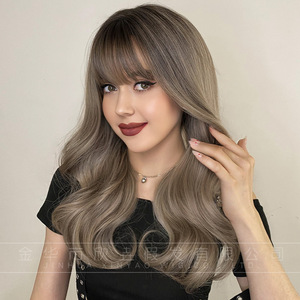 Perruque femme 22 pouces, cheveux bouclés, franges Qi, gris riz, teinture chimique, en fibre synthétique - Product Image 2