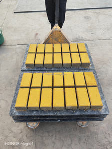 HONGBAOYUAN, máquina <span class=keywords><strong>de</strong></span> fabricación <span class=keywords><strong>de</strong></span> bloques <span class=keywords><strong>de</strong></span> ladrillo sólido <span class=keywords><strong>de</strong></span> ladrillo hueco <span class=keywords><strong>de</strong></span> cemento <span class=keywords><strong>de</strong></span> color <span class=keywords><strong>de</strong></span>, <span class=keywords><strong>precio</strong></span> <span class=keywords><strong>de</strong></span> máquina <span class=keywords><strong>de</strong></span> ladrillo entrelazado - Product Image 4