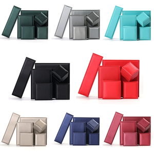 Boîte à <span class=keywords><strong>bijoux</strong></span> en <span class=keywords><strong>cuir</strong></span> PU doré personnalisée avec logo en relief pour colliers, bracelets, boucles d'oreilles et bagues – Vente en gros usine - Product Image 6