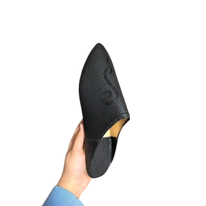 Pantuflas Babouche de Cuero Marroquí Hechas a Mano de Primera Calidad para Hombre, Transpirables, con Suela Antideslizante para Uso Diario en Interiores y Exteriores - Product Image 1
