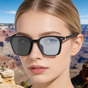 Lunettes de soleil carrées ZT-2890, monture noire en TR, verres en PC, protection UV400, unisexe, protection solaire classe 2, transmission 2890 - Product Image 1