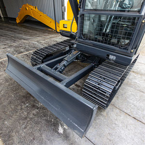 Miniexcavadora Pequeña de 0.8-3.5 Toneladas con Cabina/ROPS |   Ideal para espacios reducidos y demolición - Product Image 3