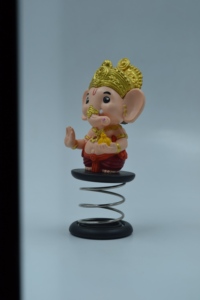 Estatua de Plástico de Shree Ganesh Skin Fun Spring para Decoración de Escritorio en Casa u Oficina, Regalo de Primera Calidad - Product Image 2