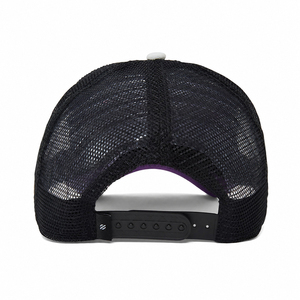 <span class=keywords><strong>Cappello</strong></span> Trucker Hip Hop Streetwear con Logo Ricamato <span class=keywords><strong>Bianco</strong></span> <span class=keywords><strong>e</strong></span> <span class=keywords><strong>Nero</strong></span>, Visiera Curva <span class=keywords><strong>e</strong></span> Rete Traspirante - Product Image 5