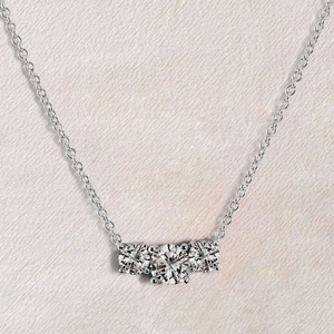 Collana Semplice con Tre Ciondoli Rotondi per Donna, Catena da Indossare Quotidianamente, Accessorio per la Clavicola - Product Image 2