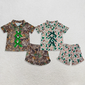 Pyjama d'été décontracté et écologique pour fillette, 2 pièces, motif camouflage feuilles, haut boutonné, short à volants avec nœud rose, tenue de nuit - Product Image 3